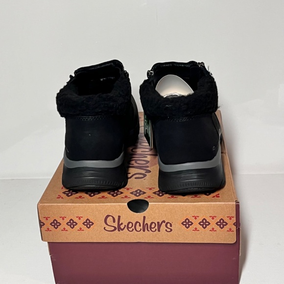 Skechers Easy Going Social Mode Water Repellent Vegan Ankle Boots - Picture 5 of 6